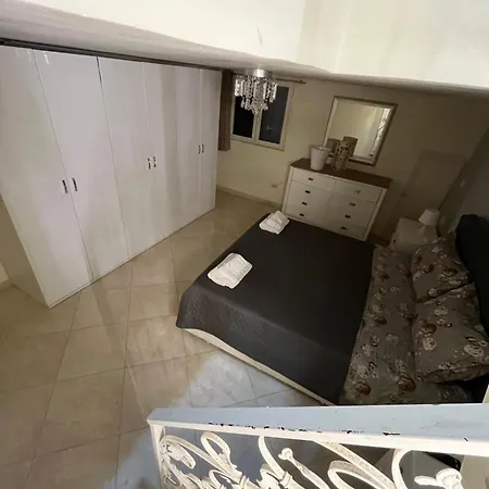 Nanet House * Neapol