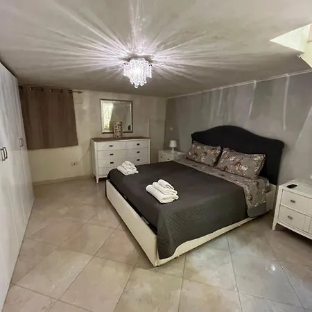Nanet House *