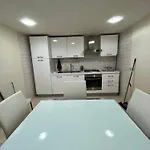 Nanet House Apartman *